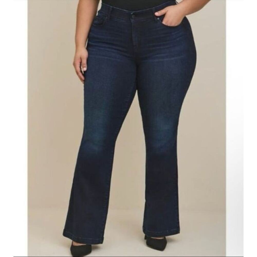 NWT Torrid Mid Rise Flare Vintage Stretch Trouser Jeans Dark Wash Women's 28R